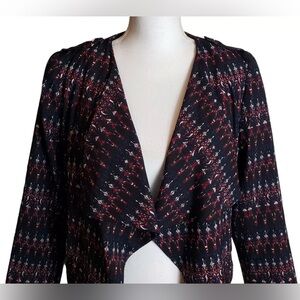 Patterned jacket with lightly pleated collar